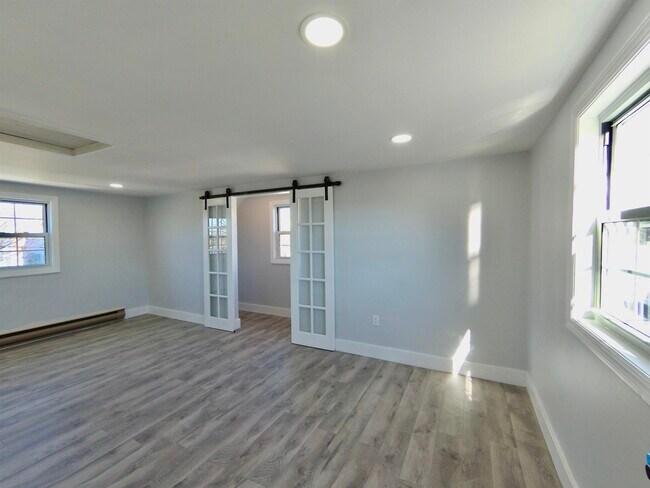 Building Photo - 826 4th St