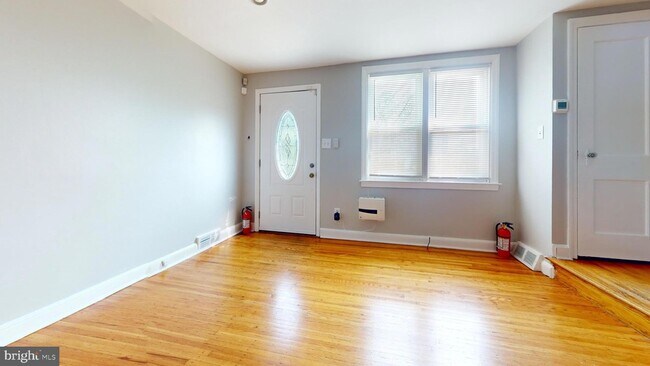Building Photo - 1370 N 75th St