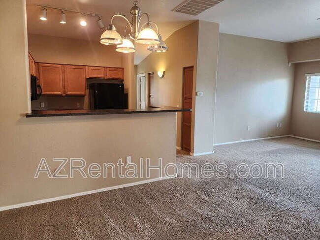 Foto del edificio - 2402 E 5th St