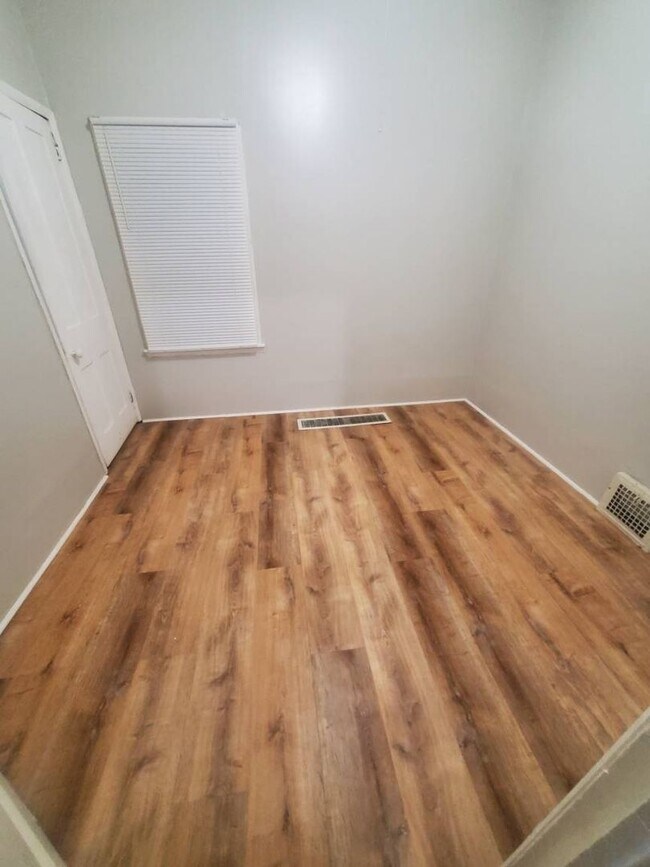 Foto del edificio - 4091 E 81st St