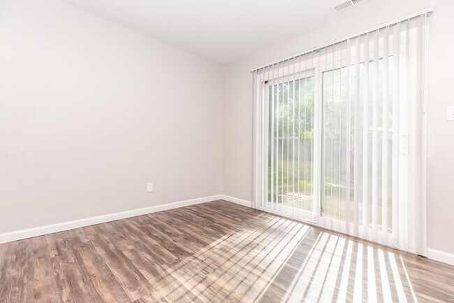Foto del edificio - Woodhaven Oaks
