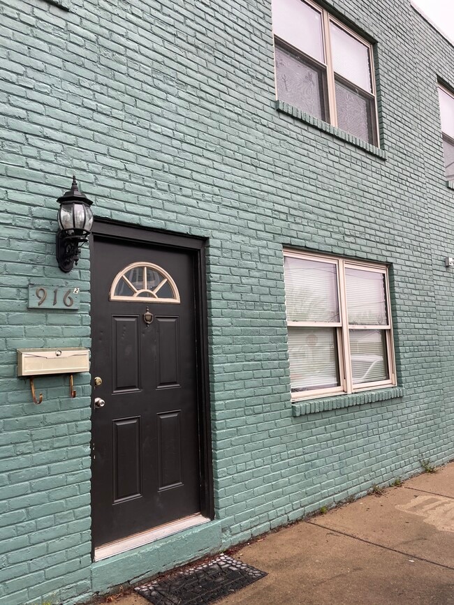 Building Photo - 1301 W Leigh St