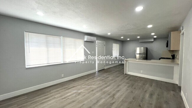 Foto del edificio - 43rdAve3915