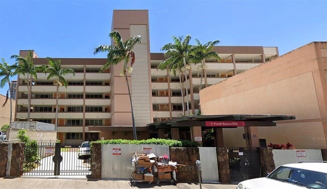 Building Photo - 167 N Pauahi St