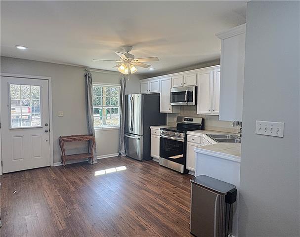 Foto del edificio - 13151 Cleveland St