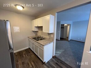 Building Photo - 2725 Pleasant Ave