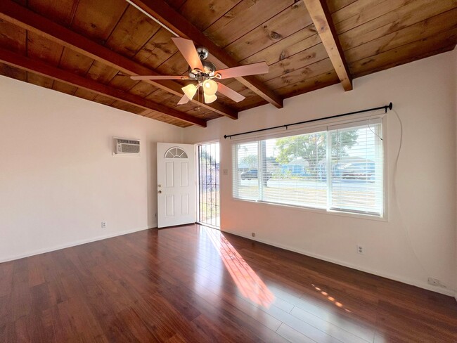 Building Photo - 2 Bedroom Cypress home available at great ...