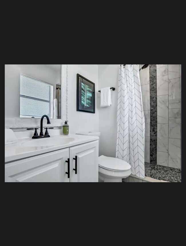 Foto del edificio - 2142 Mary Sue St