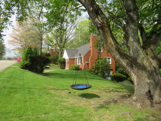 Building Photo - 101 Harbeth Dr