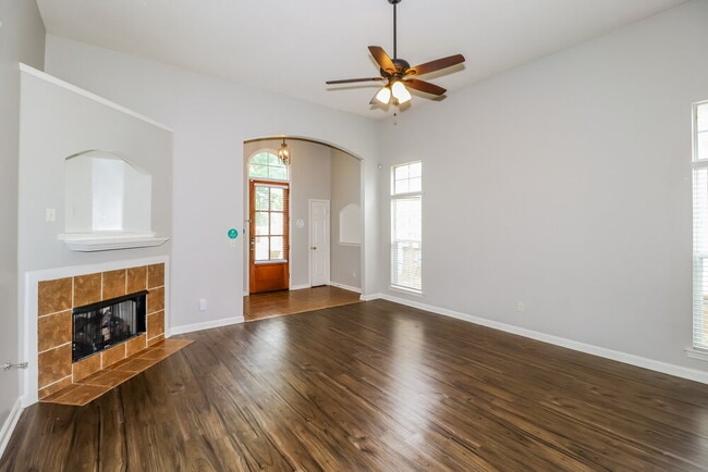 Building Photo - 7575 Glen Creek Ln