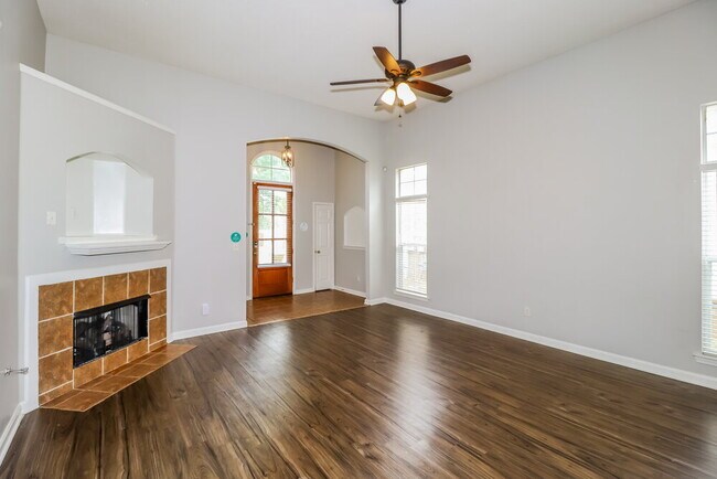 Foto del edificio - 7575 Glen Creek Ln