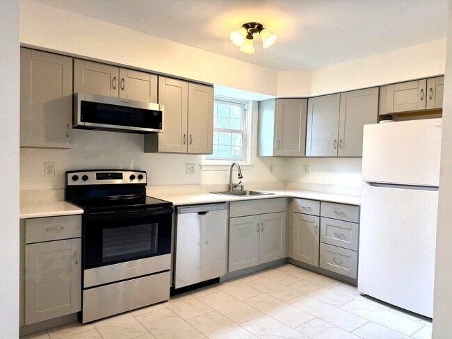 Foto del edificio - 422 Village Ln.