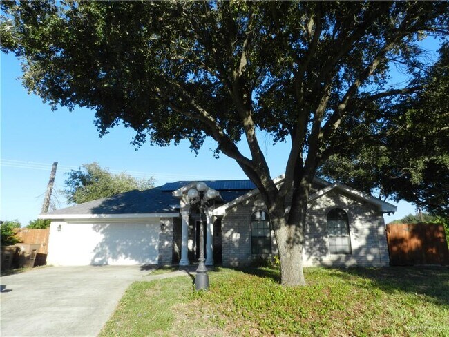 Foto del edificio - 17 Liz Rios Dr