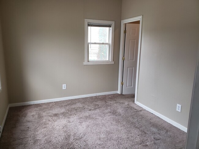 Foto del edificio - 3602 E Fall Creek Parkway North Dr