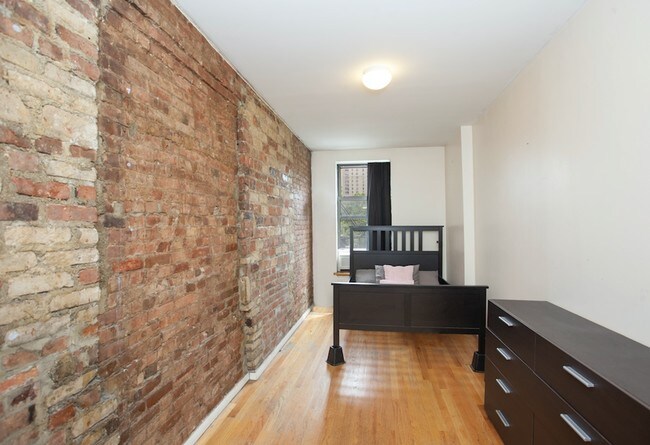 Foto del edificio - 286 E 2nd St
