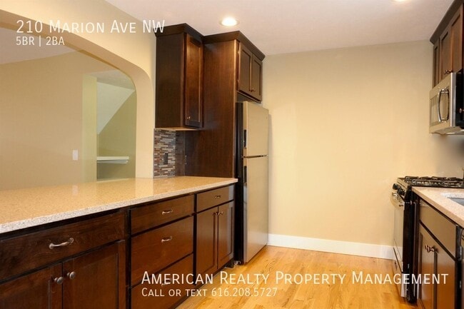 Foto del edificio - 210 Marion Ave NW