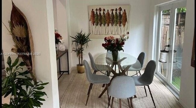 Foto del edificio - 3135 Gifford Ln