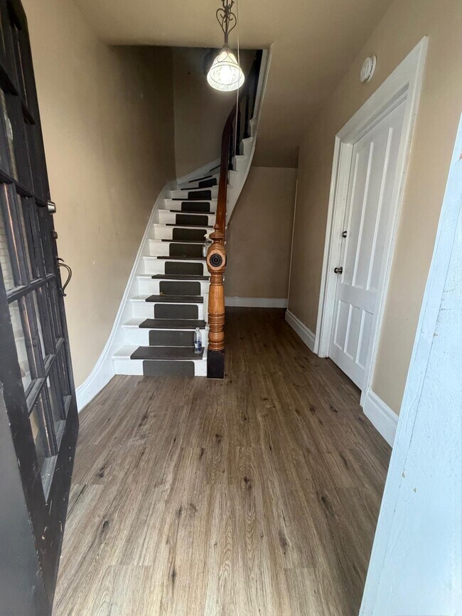 Building Photo - 18 Marvin Ave