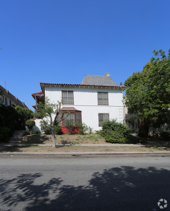 Building Photo - 907 S Hobart Blvd