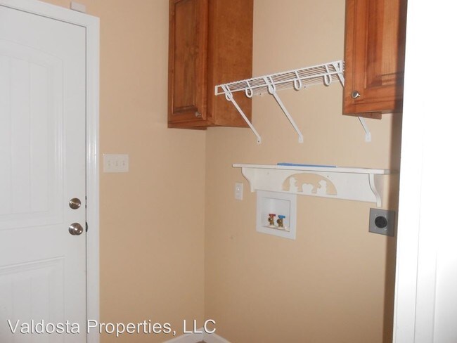 Building Photo - 4 br, 2 bath House - 4675 Stonewall Circle