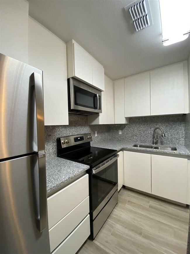 Foto del edificio - 8218 Casa Verde Rd