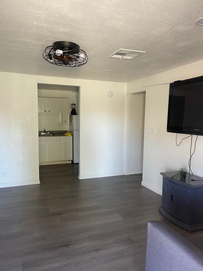 Foto del edificio - 315 Moser Ave