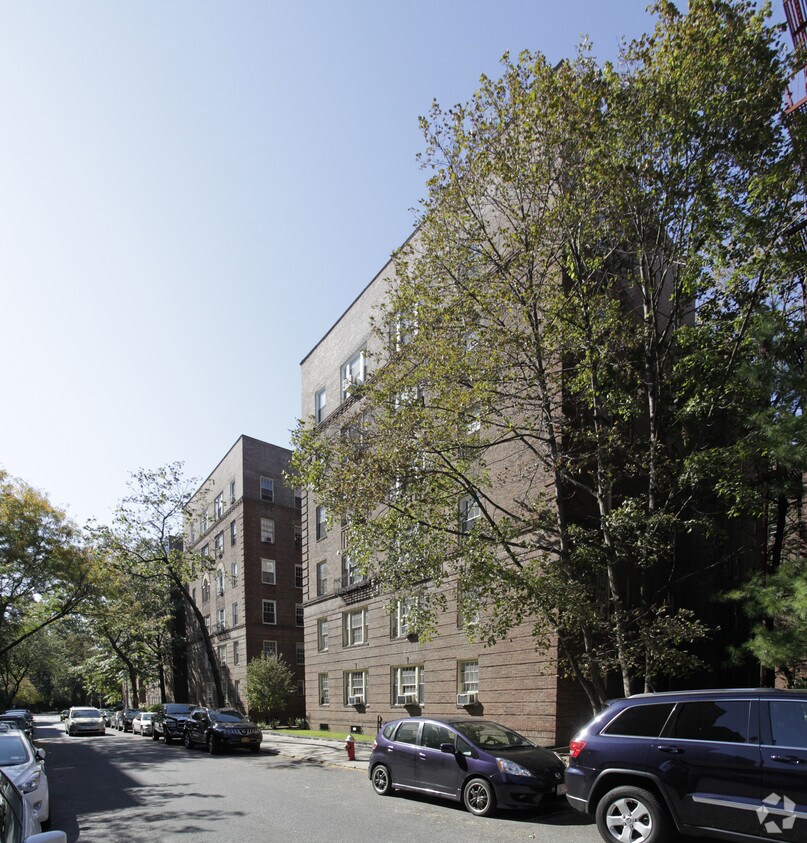 Primary Photo - Cambridge Hall