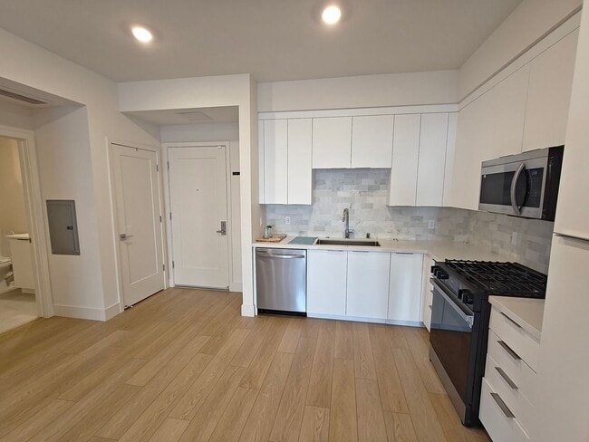 Foto del edificio - Luxury One-Bedroom Condo for Lease
