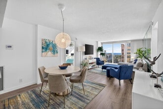 Building Photo - 525 N Ocean Blvd