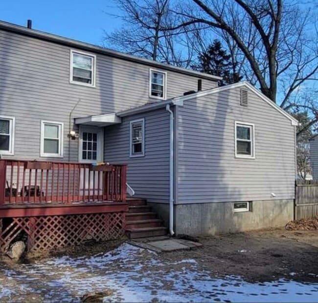 Building Photo - 138 Draper St