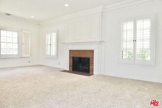 Building Photo - 210 S Spalding Dr