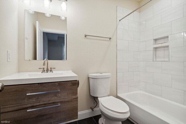 Building Photo - 3 br, 3 bath Duplex - 1528-30 INGERSOLL ST...