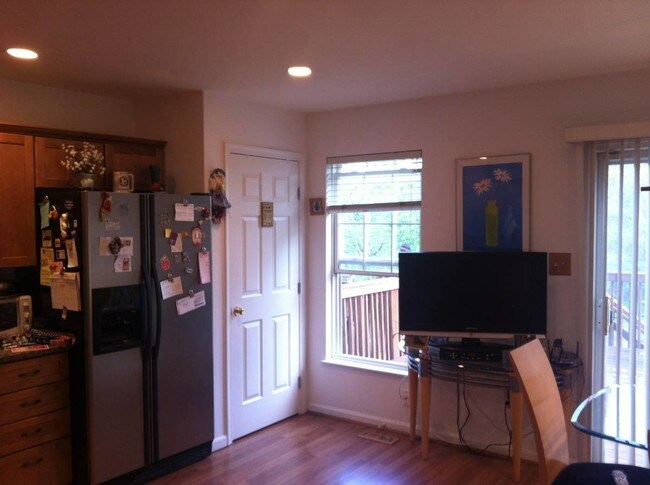 Foto del edificio - 10516 Sunny Brooke Ln