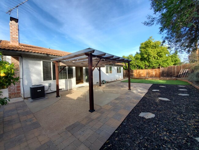 Foto del edificio - 1626 Canna Ln