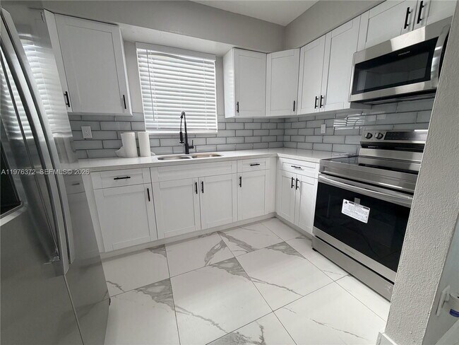 Foto del edificio - 508 E 23rd St