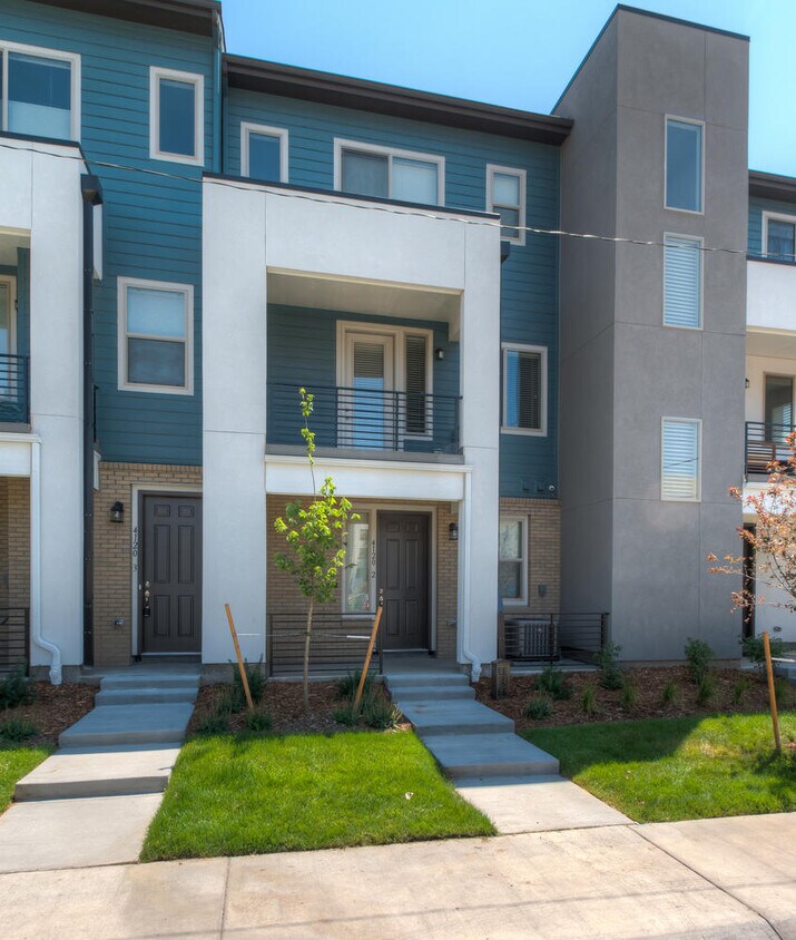 Primary Photo - 4120 E Warren Ave