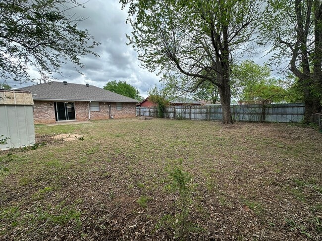 Building Photo - 3 Bed, 1.5 Bath, 1 Car garage