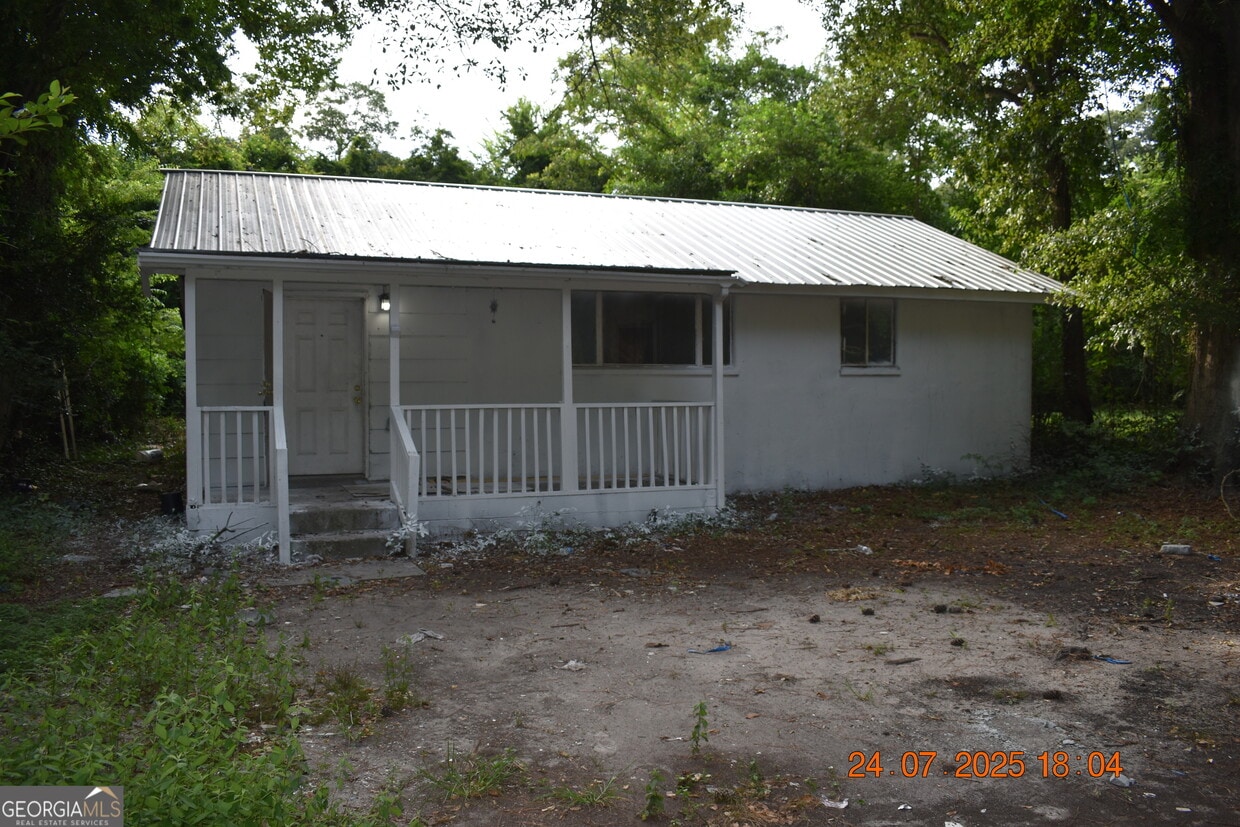 Primary Photo - 1083 Nassau Pl