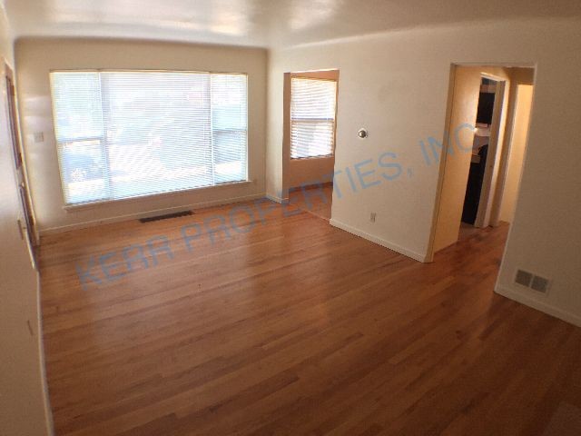 Building Photo - 2 Bd / 1 Bth - Fplce - Bsmt - Det. Garage!