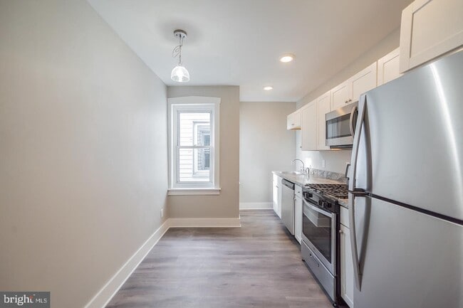 Building Photo - 868 Haddon Ave