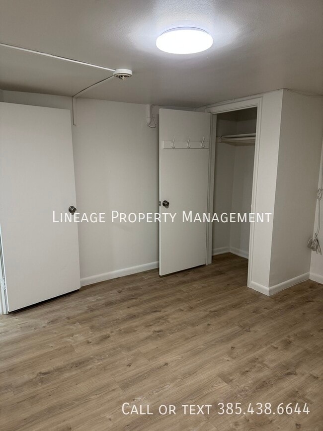 Foto del edificio - 1954 S 700 E