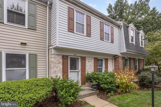 Building Photo - 912 Allenview Dr