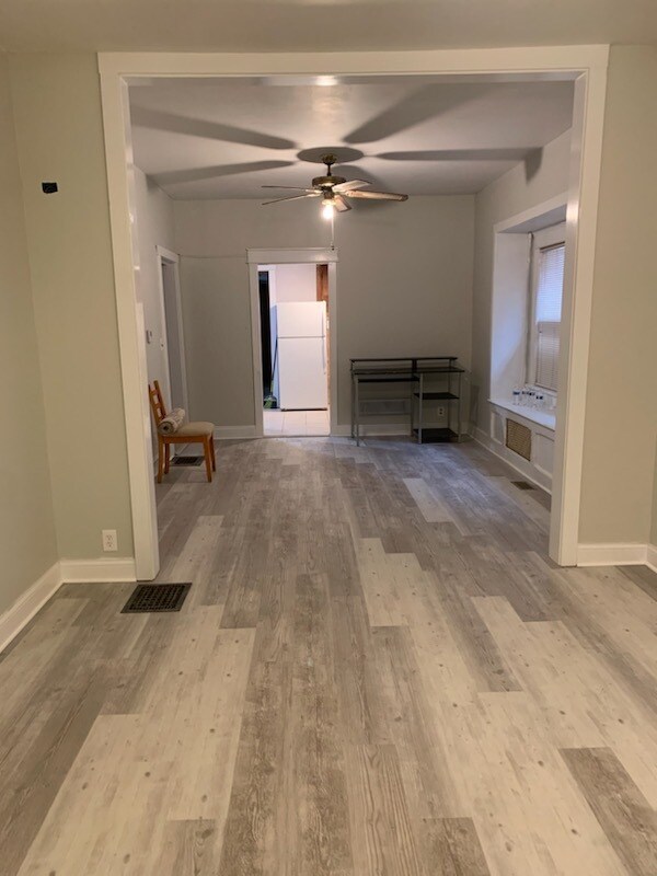Foto del edificio - 4902 E 23rd St