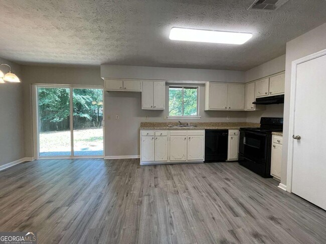 Building Photo - 33 Drew Ct