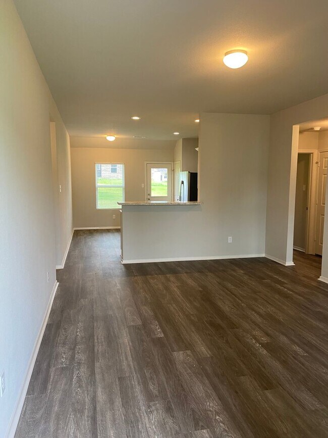 Foto del edificio - *Pre-leasing* Three Bedroom | Two Bath Hom...