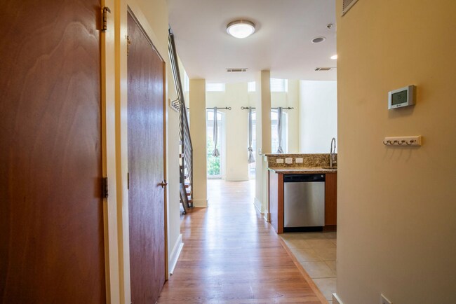 Foto del edificio - 1245 Caroline St NE