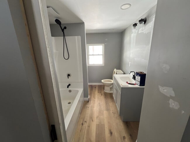 Building Photo - 383 Stewart Rd N