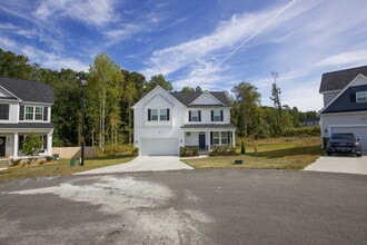 Building Photo - 1170 Camellia Dr