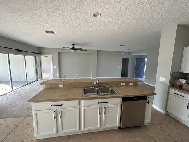 Building Photo - 5533 SW 45th St