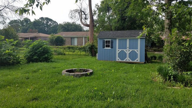 Foto del edificio - 17 Endo Dr